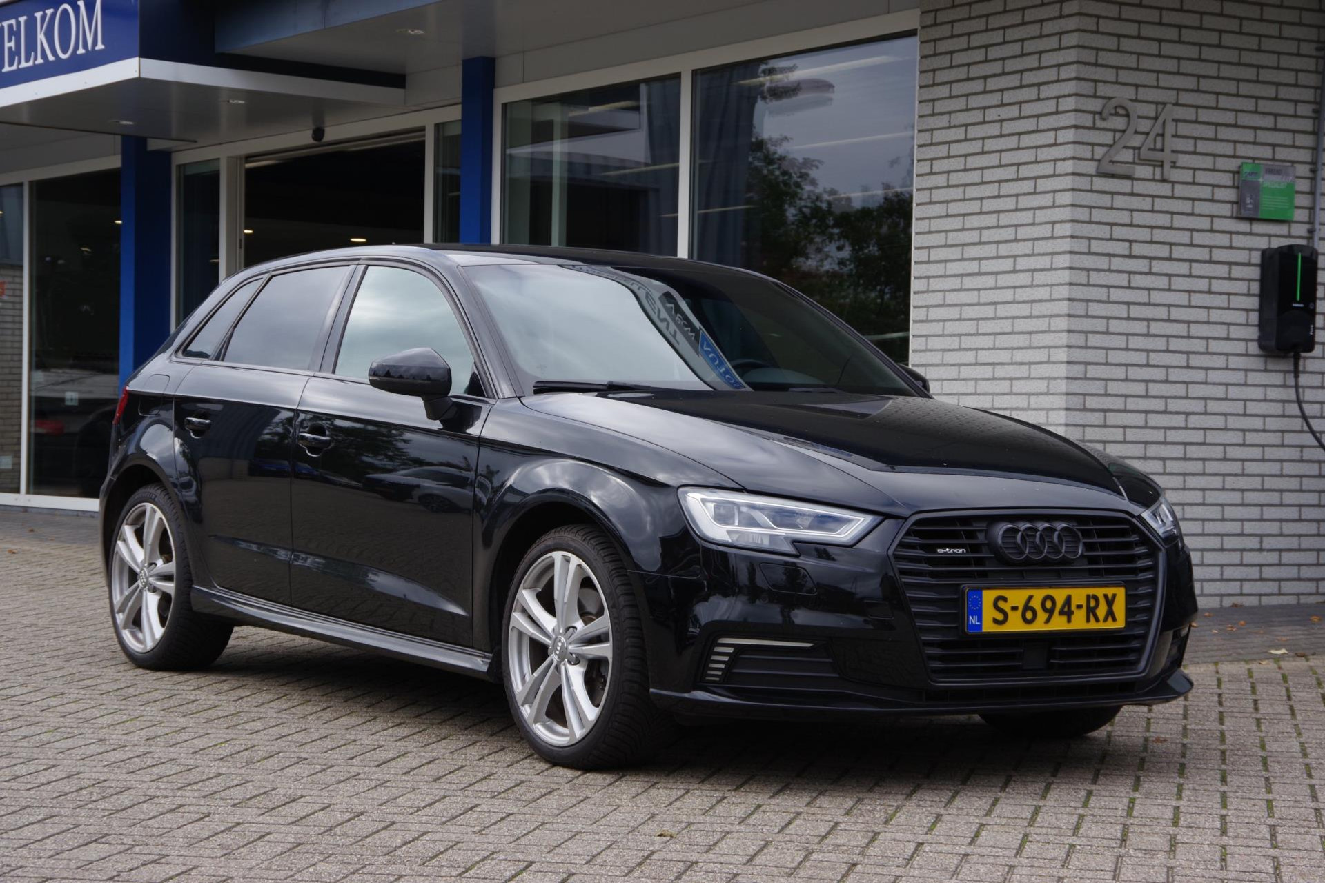 Audi A3 Sportback 40 e-tron S-line Carplay LED Stoelverwarming PDC 48300733-0.jpg | Venwautos.nl
