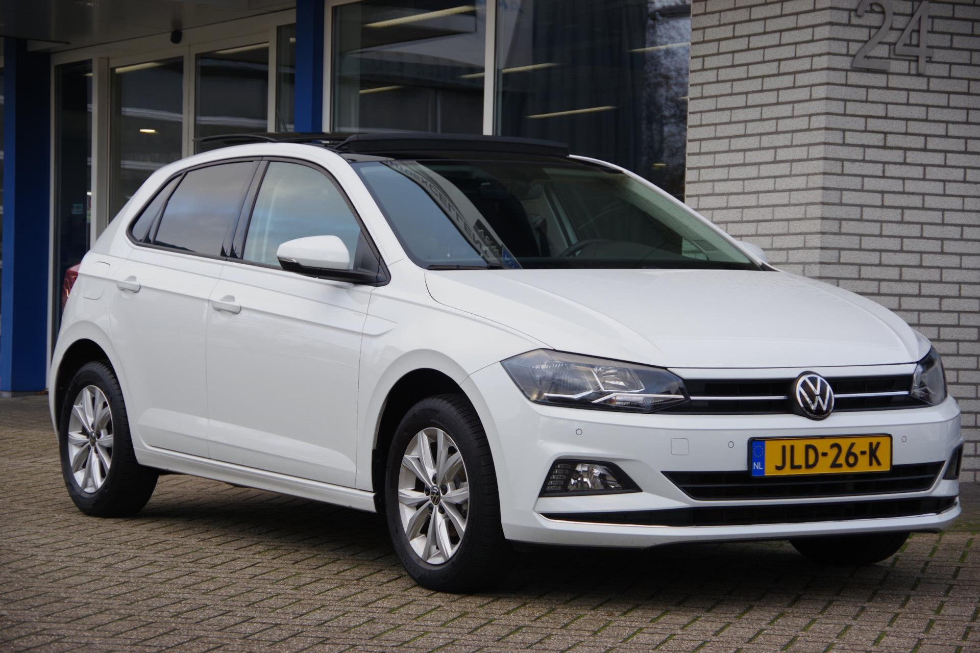 Volkswagen Polo 1.0 TSI Panoramadak Stoelverwarming DAB 49872965-0.jpg | Venwautos.nl