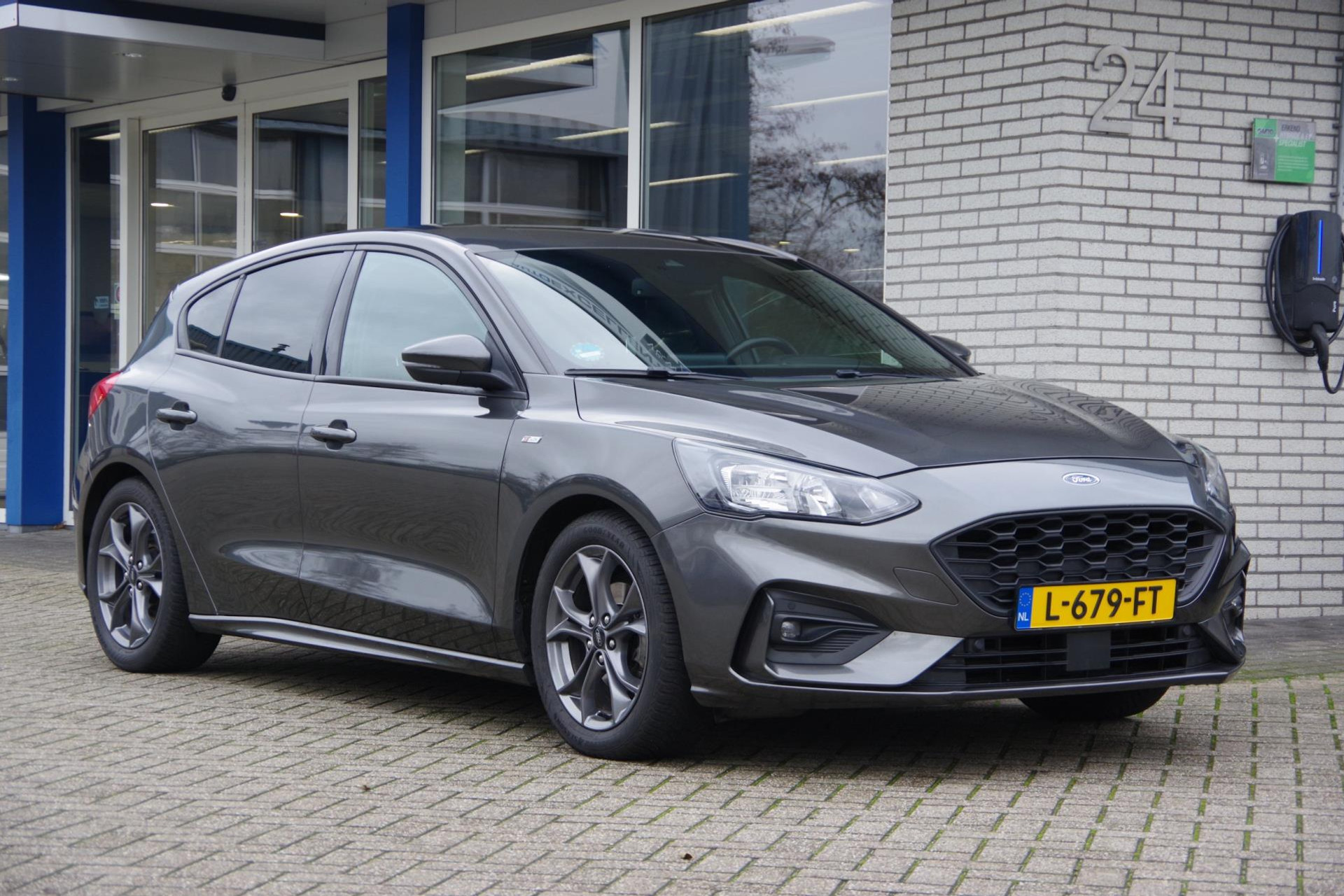 Ford Focus 1.0 EcoBoost ST Line Business carplay Stuur/stoelverwarming trekhaak 49921144-0.jpg | Venwautos.nl