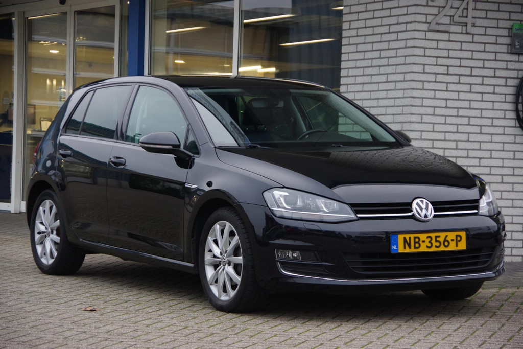 Volkswagen Golf 1.4 TSI 150PK Camera Carplay Trekhaak Stoelverwarming 50042048-0.jpg | Venwautos.nl