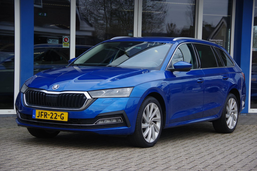 Škoda Octavia Combi 1.4 TSI iV PHEV Business SOH 91% Trekhaak Carplay Stoel/Stuurverwarming Head-Up 50769286-0.jpg | Venwautos.nl