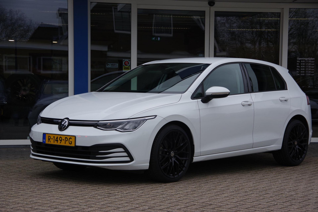 Volkswagen Golf 1.0 TSI Navigatie PDC Carplay Lane-assist 19inch 50880714-0.jpg | Venwautos.nl