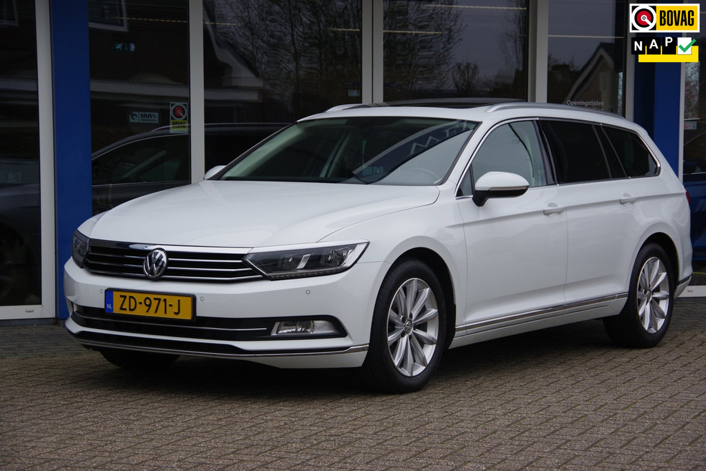 Volkswagen Passat Variant 1.5 TSI Highline DSG Carplay Trekhaak Panoramadak 51548569-0.jpg | Venwautos.nl