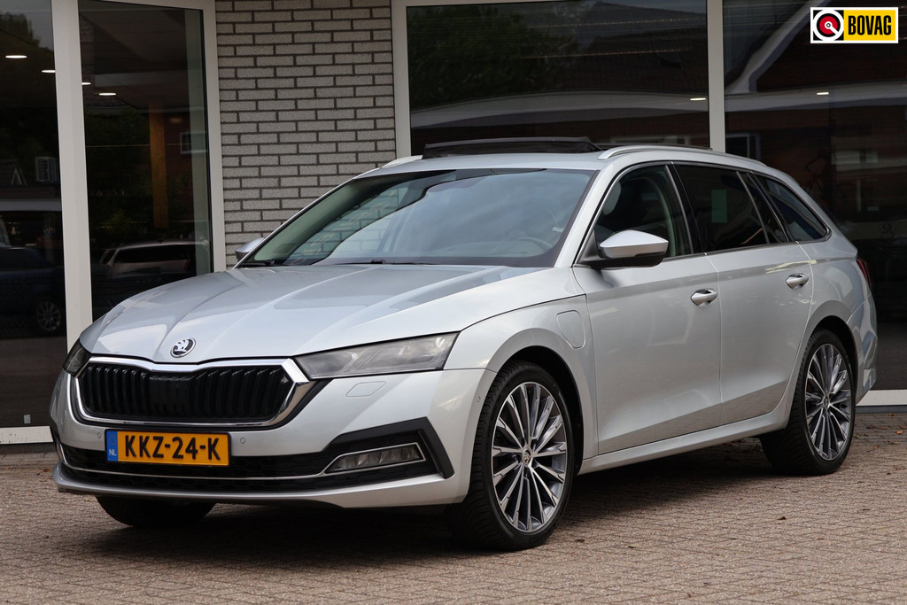 Škoda Octavia Combi 1.4 TSI iV PHEV SOH 98% Business Edition Panorama Carplay Memory seats 54186443-0.jpg | Venwautos.nl