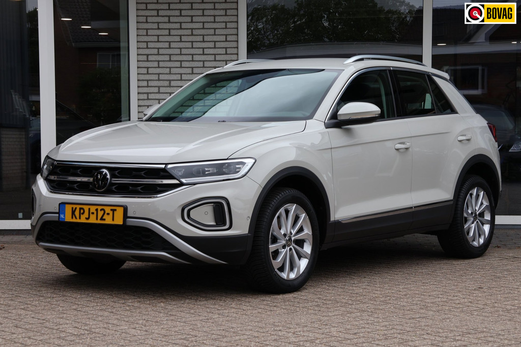 Volkswagen T-Roc 1.0 TSI Camera Carplay Stoelverwarming 54679275-0.jpg | Venwautos.nl