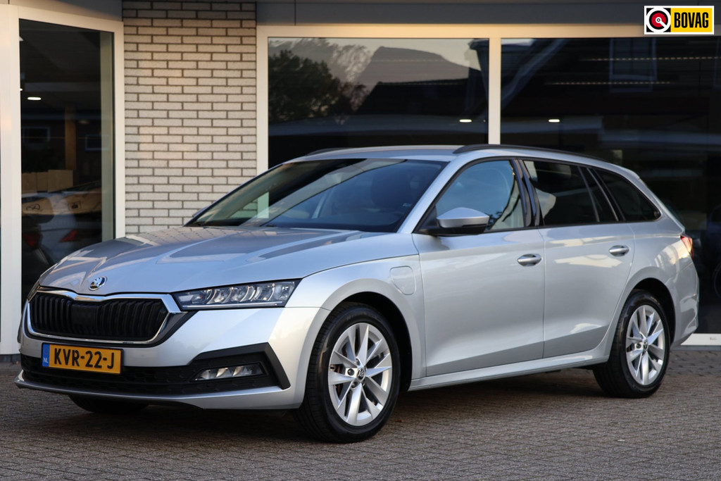 Škoda Octavia Combi 1.4 TSI iV PHEV Business SOH-90% Trekhaak Carplay Stoel/Stuurverwarming 56921248-0.jpg | Venwautos.nl