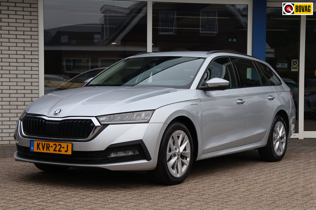 Škoda Octavia Combi 1.4 TSI iV PHEV Business SOH-90% Trekhaak Carplay Stoel/Stuurverwarming 56921248-0.jpg | Venwautos.nl